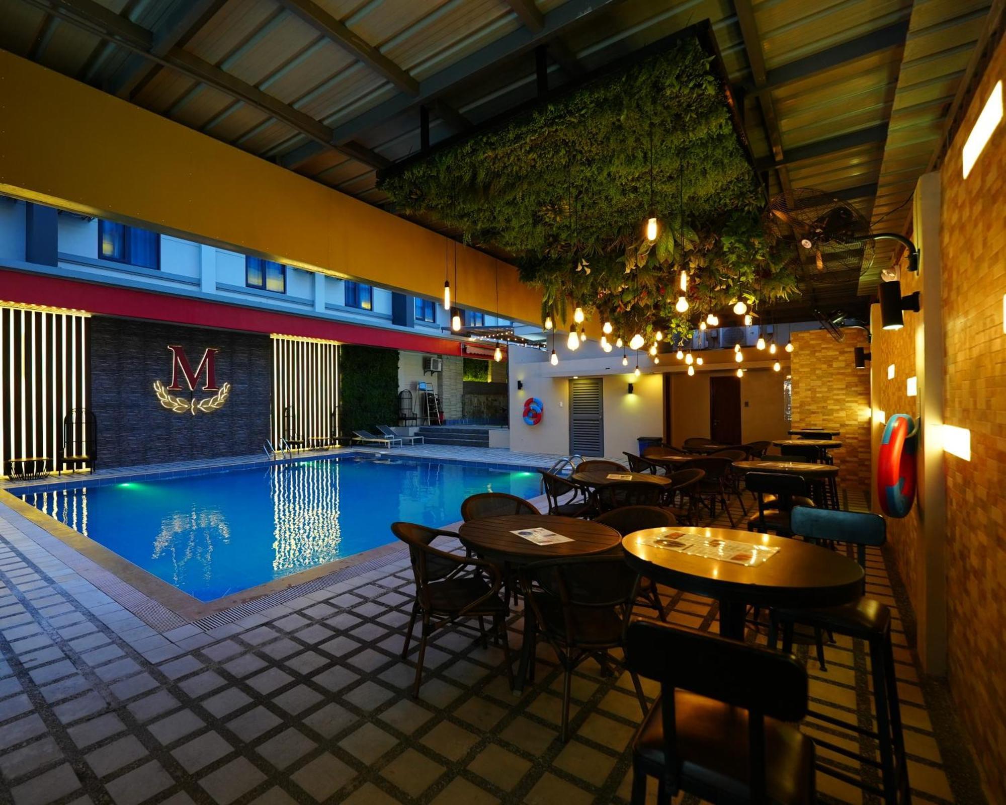 The Marison Hotel Legazpi Extérieur photo